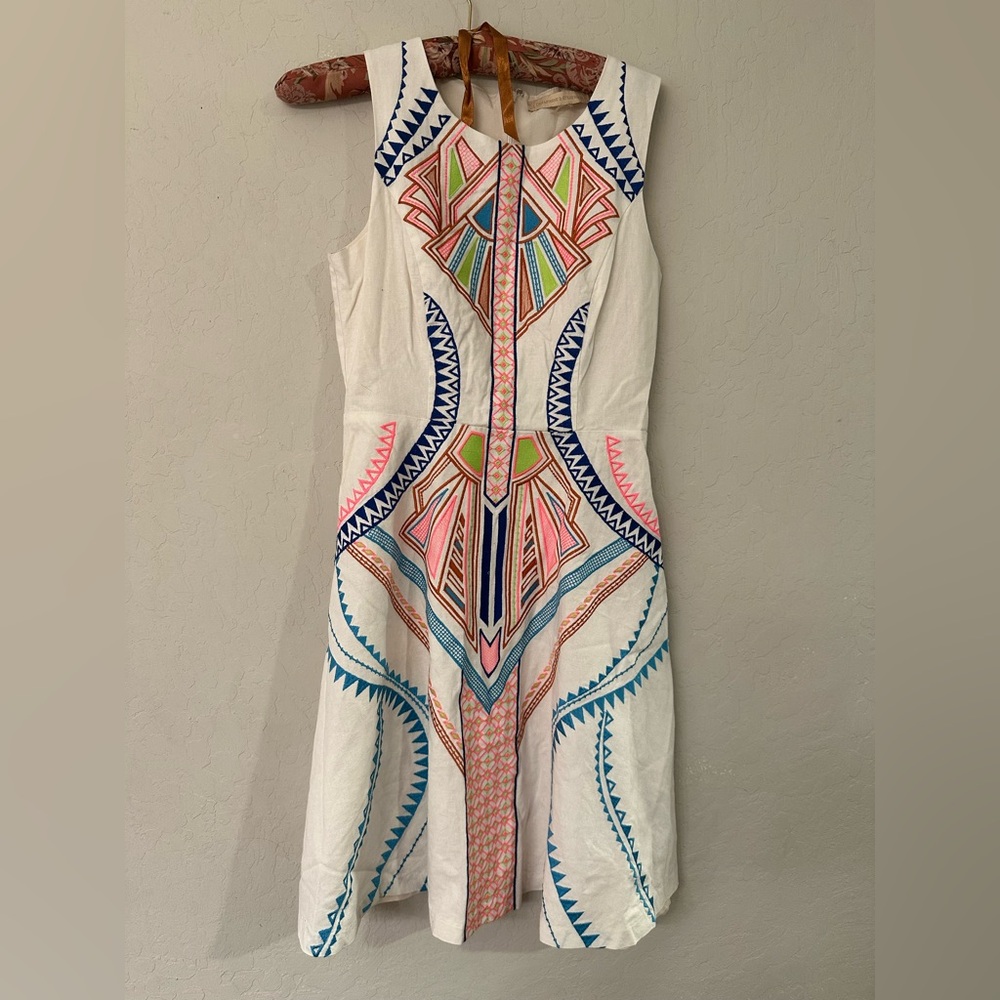 CHAMPAGNE & STRAWBERRY Dress Women's SzS S Embroidered